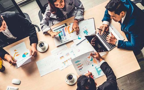Administración de Empresas dentro de las carreras con mejor sueldo en Colombia