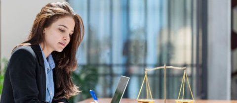ventajas de estudiar la carrera de derecho virtual