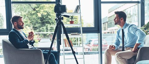 Sigue los consejos del Poli para que llegues a tu primera entrevista de trabajo con tranquilidad