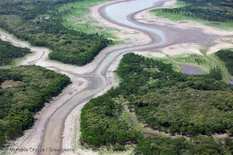 Sequía en el Río Amazonas Sequía en el Río Amazonas